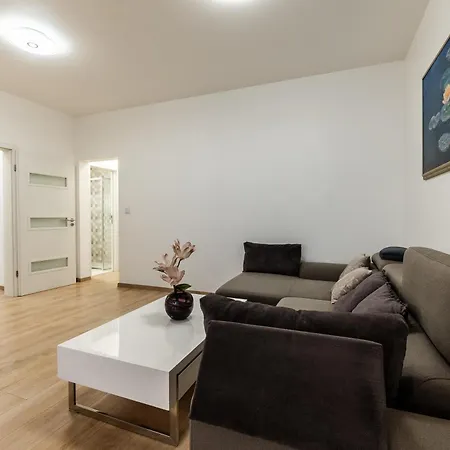 Finest 3br Downtown صوفيا