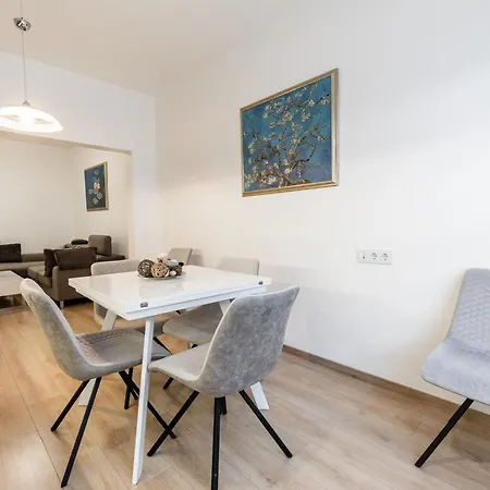 Finest 3br Downtown By Bulgarianhomes * Sofia
